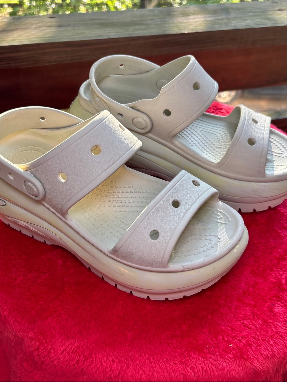 New Crocs Classic Mega Crush Sandal White 207989-100 High Heel Women’s 7 Men’s 5